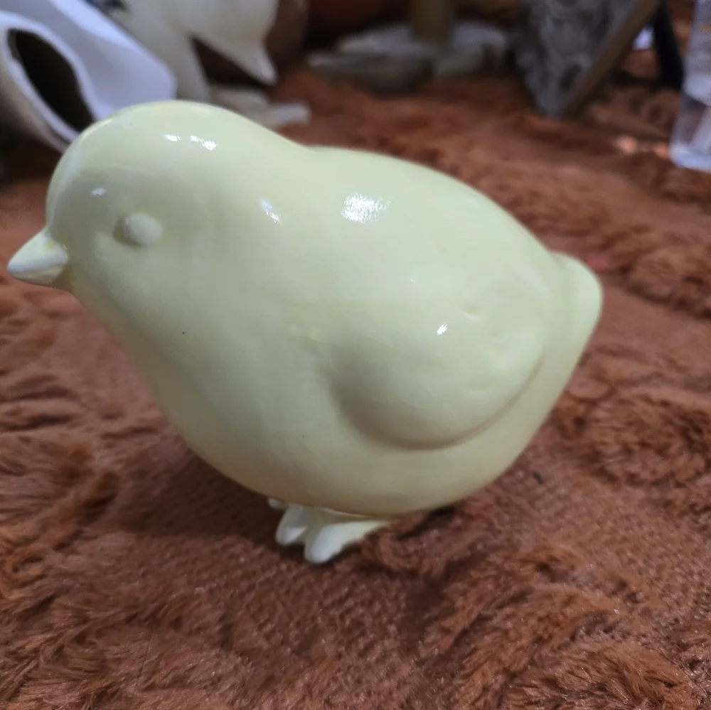 Source Unknown Yellow Ceramic Bird Figurine - Picture 1 of 3